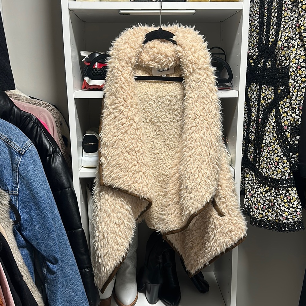 Bb Dakota vest